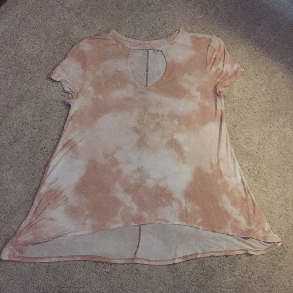 Choker Style Hi-Lo Top - Picture 2 of 3